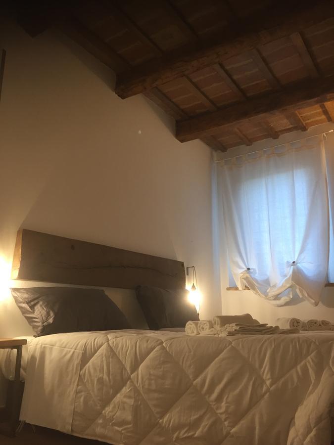 Bed and Breakfast Tabano Ristorante-Casolare Єзі Екстер'єр фото